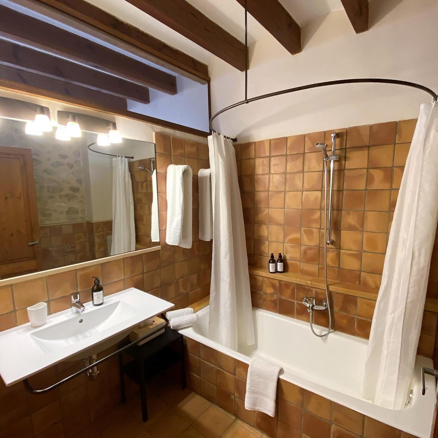 Vista de la Vila - Turismo de interior. Llubí Habitación foto